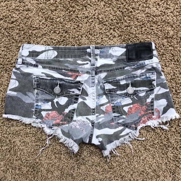 True Religion sz 29 Joey short - camo look - Picture 2 of 5